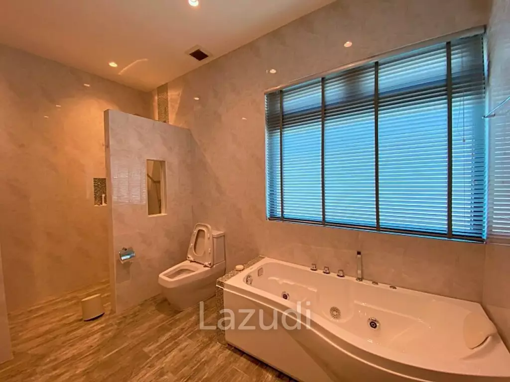 Large 3 Bed 3 Bath Pool Villa :  The Clouds