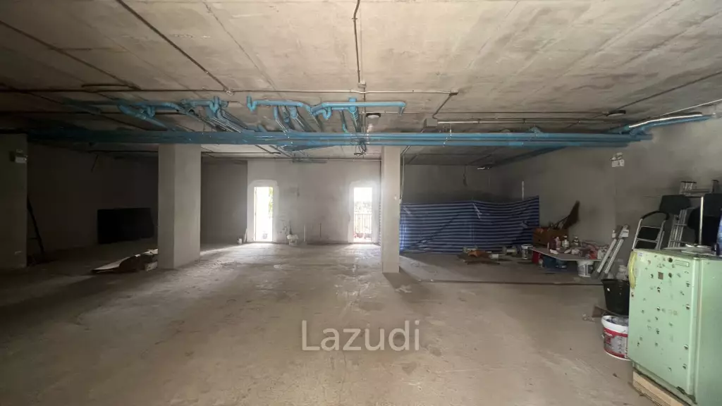 92 SQ.M New retail spaces on Sukhumvit soi 15