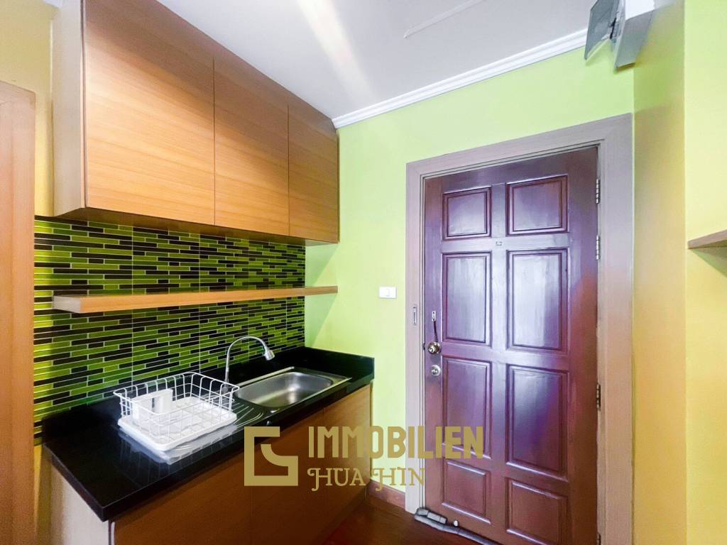 Baan Klang: 1 bed Condo With Mountain Veiws