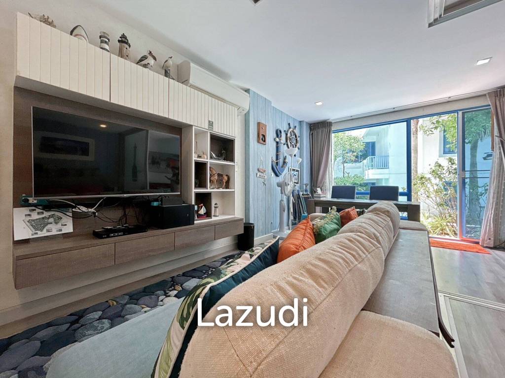 The Crest Santora : 1 Bedroom Condo Pool Access