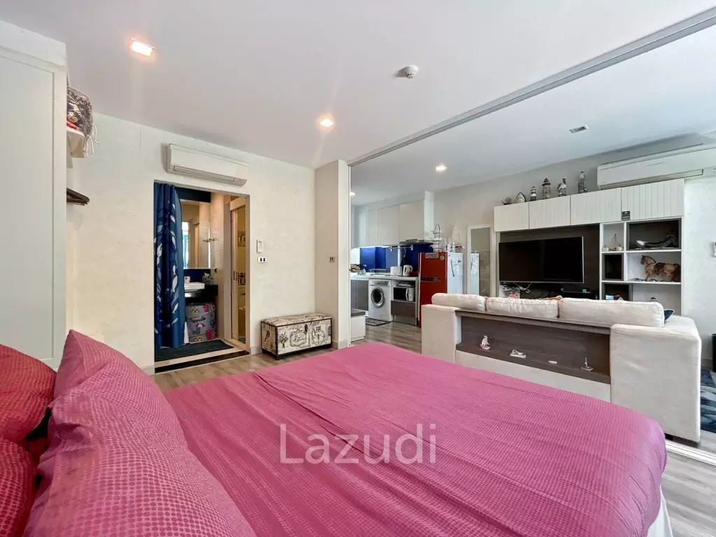 The Crest Santora : 1 Bedroom Condo Pool Access