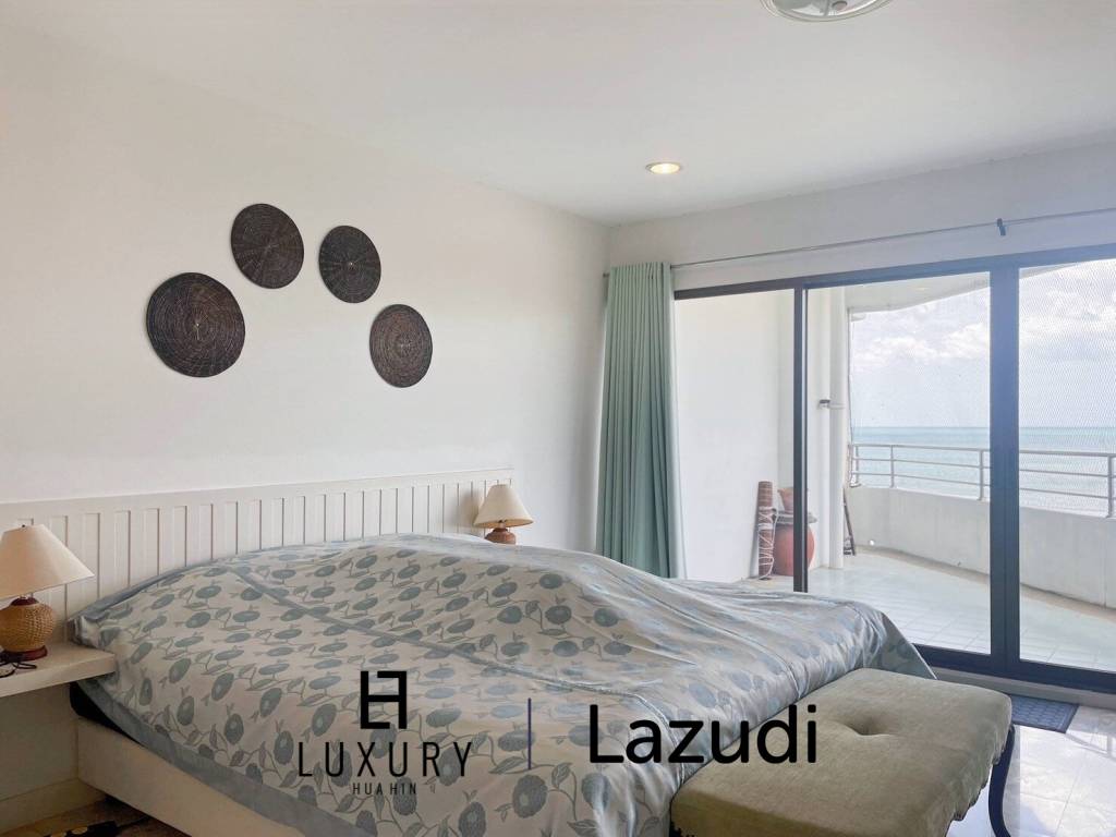 Palm Pavillion : 2 Bedroom Sea Views Condo