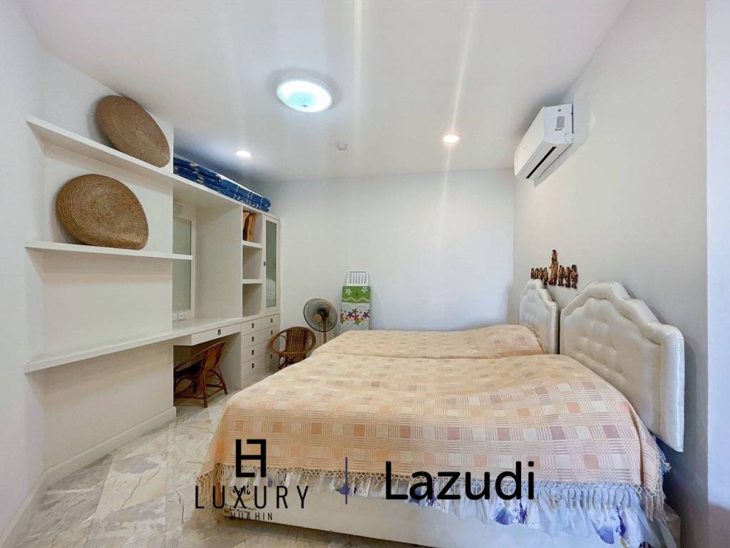 Palm Pavillion : 2 Bedroom Sea Views Condo