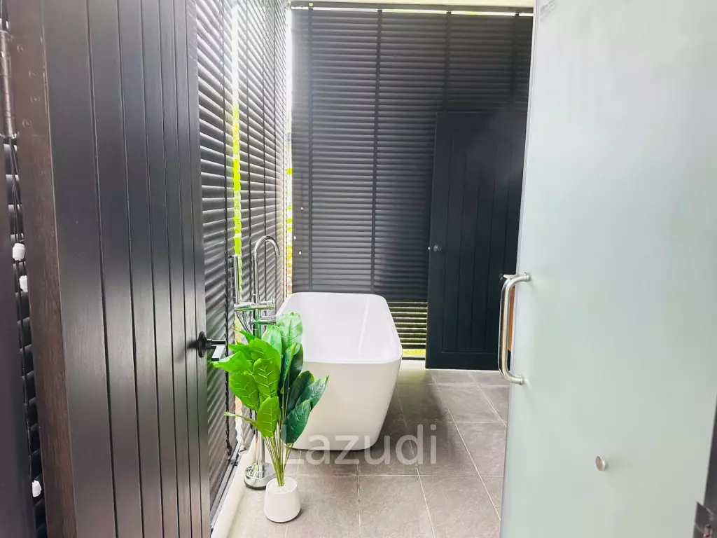 Sleek & Modern 2-Bed Pool Villa in Mae Nam, Koh Samui