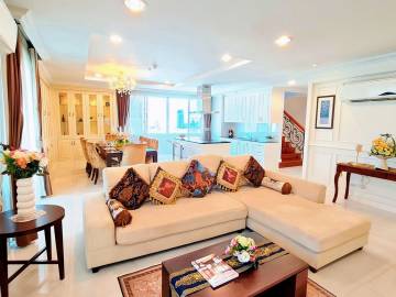 4 Bed 5 Bath 375 SQ.M Piyathip Place