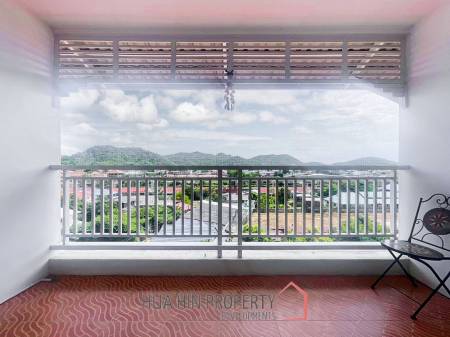 Baan Klang : 1 Bed Condo With Mountain View