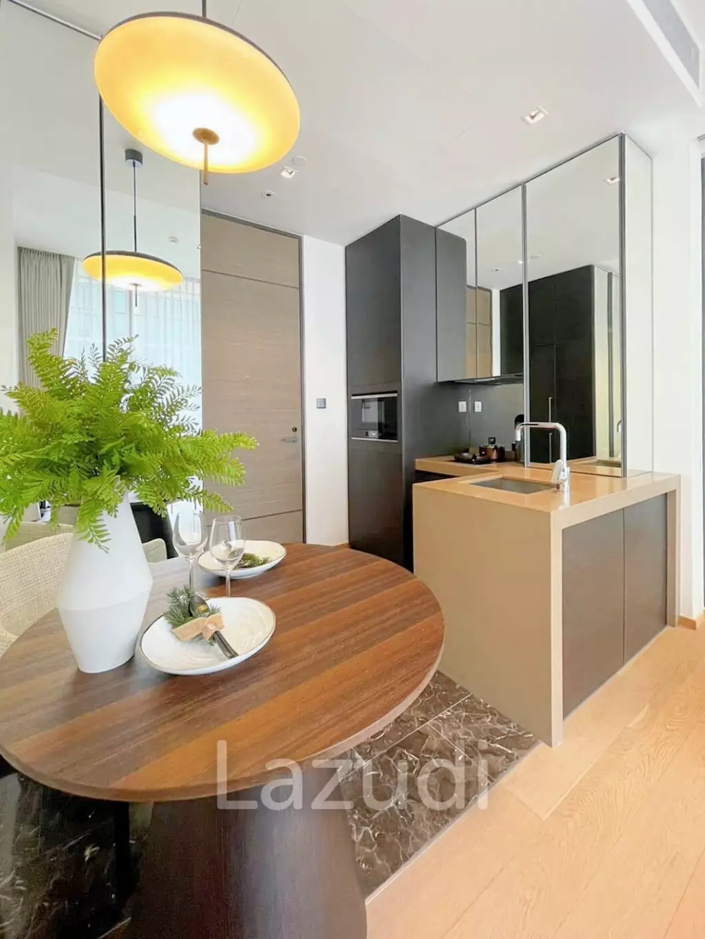 1 Bedroom 1 Bathroom 39 SQ.M 28 Chidlom