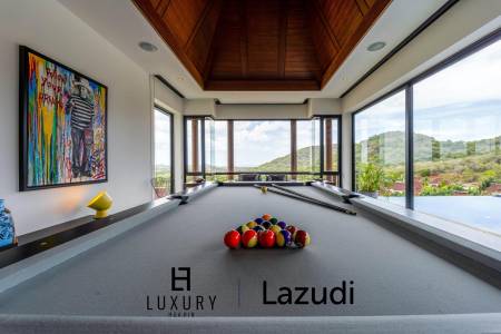 Panorama: Luxury Villa with Stunning Views