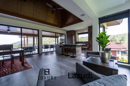 Panorama: Luxury Villa with Stunning Views