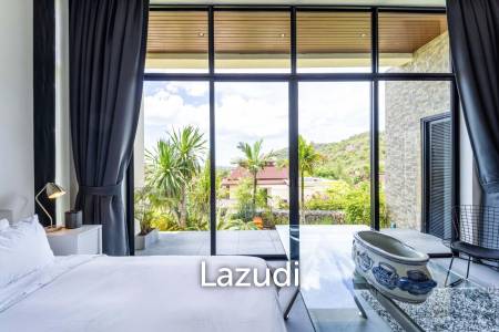 Panorama: Luxury Villa with Stunning Views