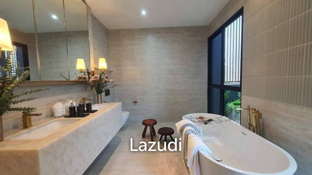 3 Bed 5 Bath 430 SQ.M BuGaan Krungthep Kreetha