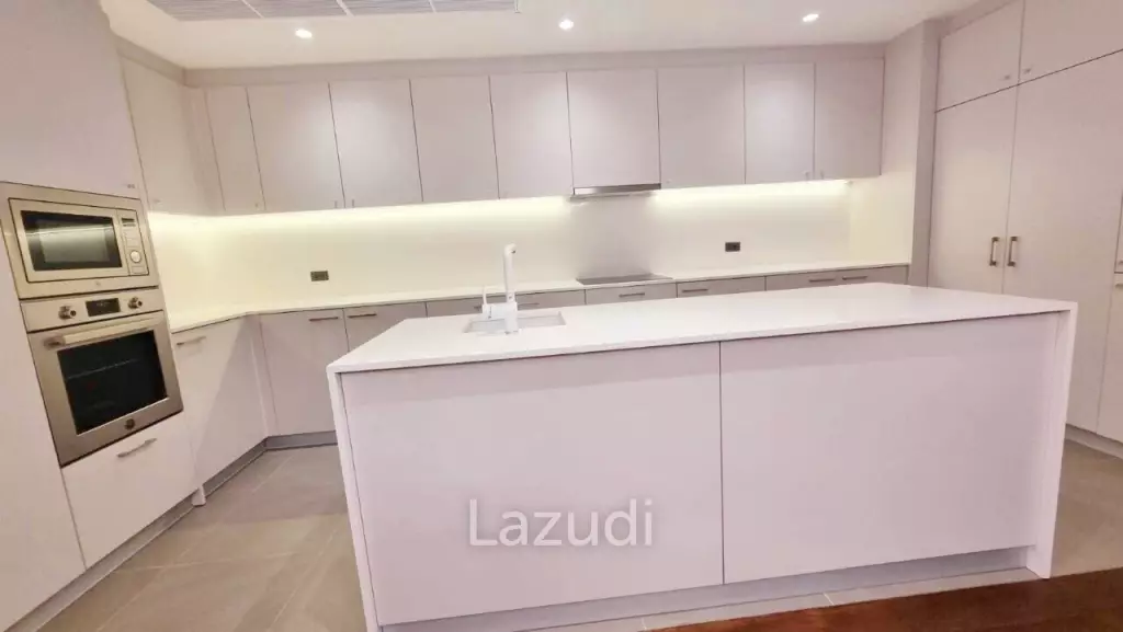 3 Bed 180.80 SQ.M La Citta Delre Thonglor 16