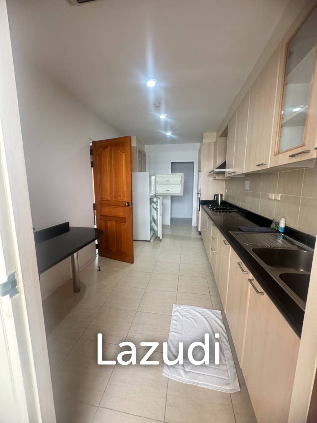 2 Bed 2 Bath 200 SQ.M Chaidee Mansion