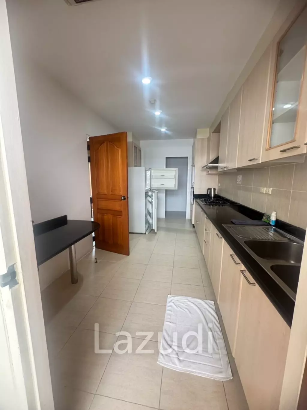 2 Bed 2 Bath 200 SQ.M Chaidee Mansion