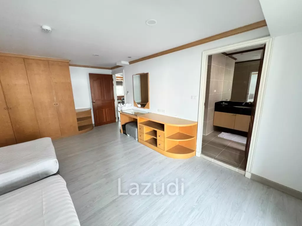 2 Bed 2 Bath 200 SQ.M Chaidee Mansion