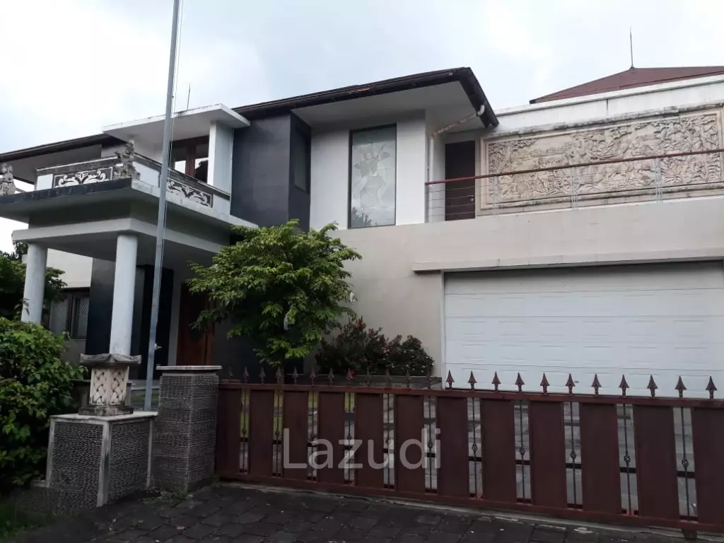 Big villa with sea view in Pecatu