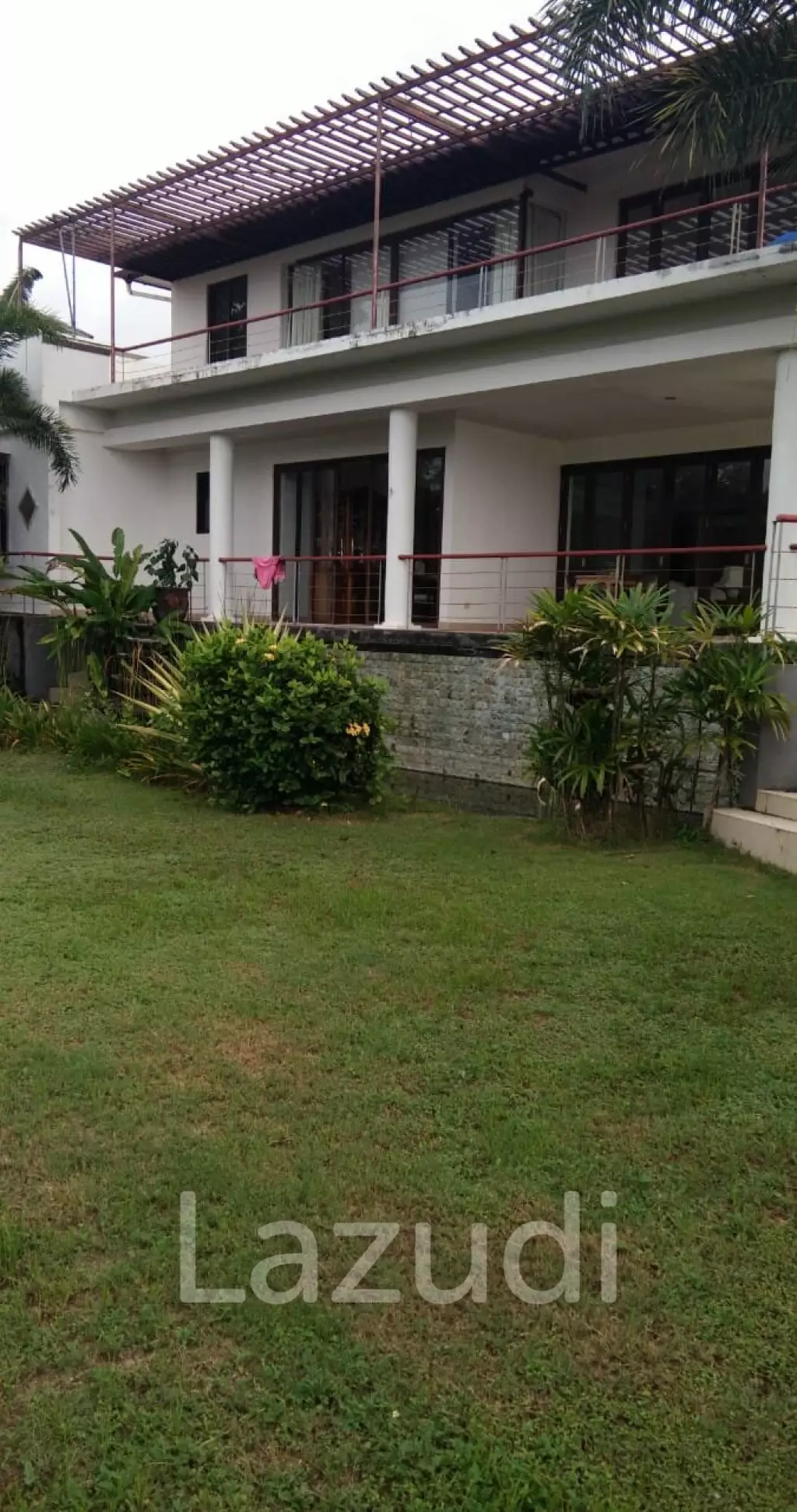 Big villa with sea view in Pecatu