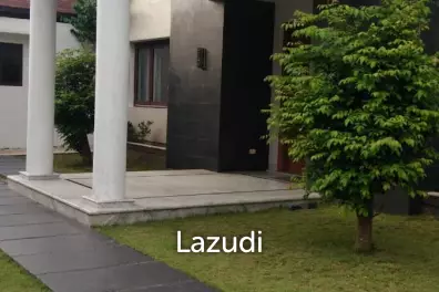 Big villa with sea view in Pecatu