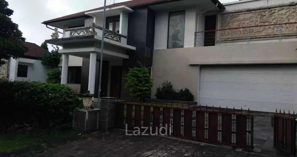 Big villa with sea view in Pecatu