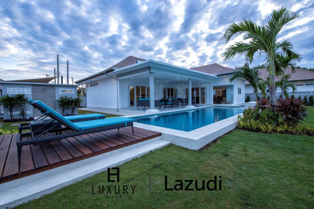 728 ตร.ม 3 เตียง 4 อาบน้ำ วิลล่า For ขาย