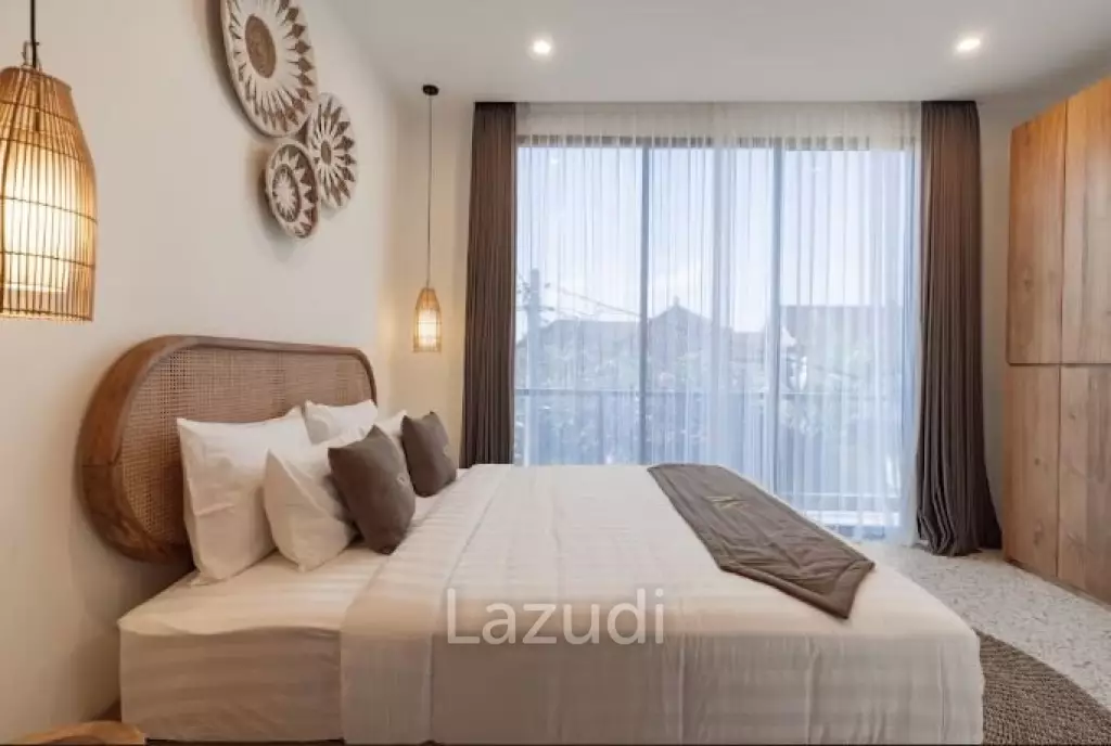 For Sale 2-Bedroom Townhouse close to the Beach