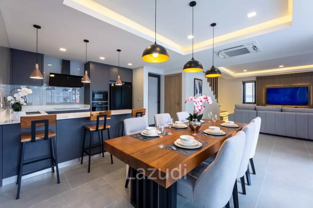 3 Bed 4 Bath 190 SQ.M Zensiri Midtown Villas