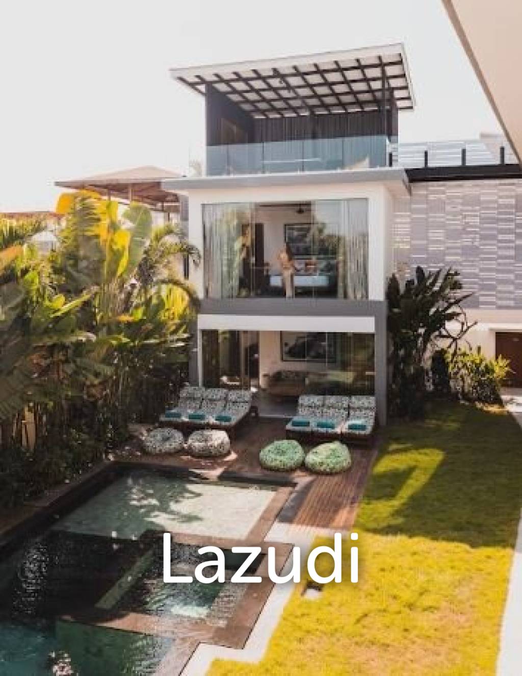 Luxury Villa for Sale Walking Distance to the Beach