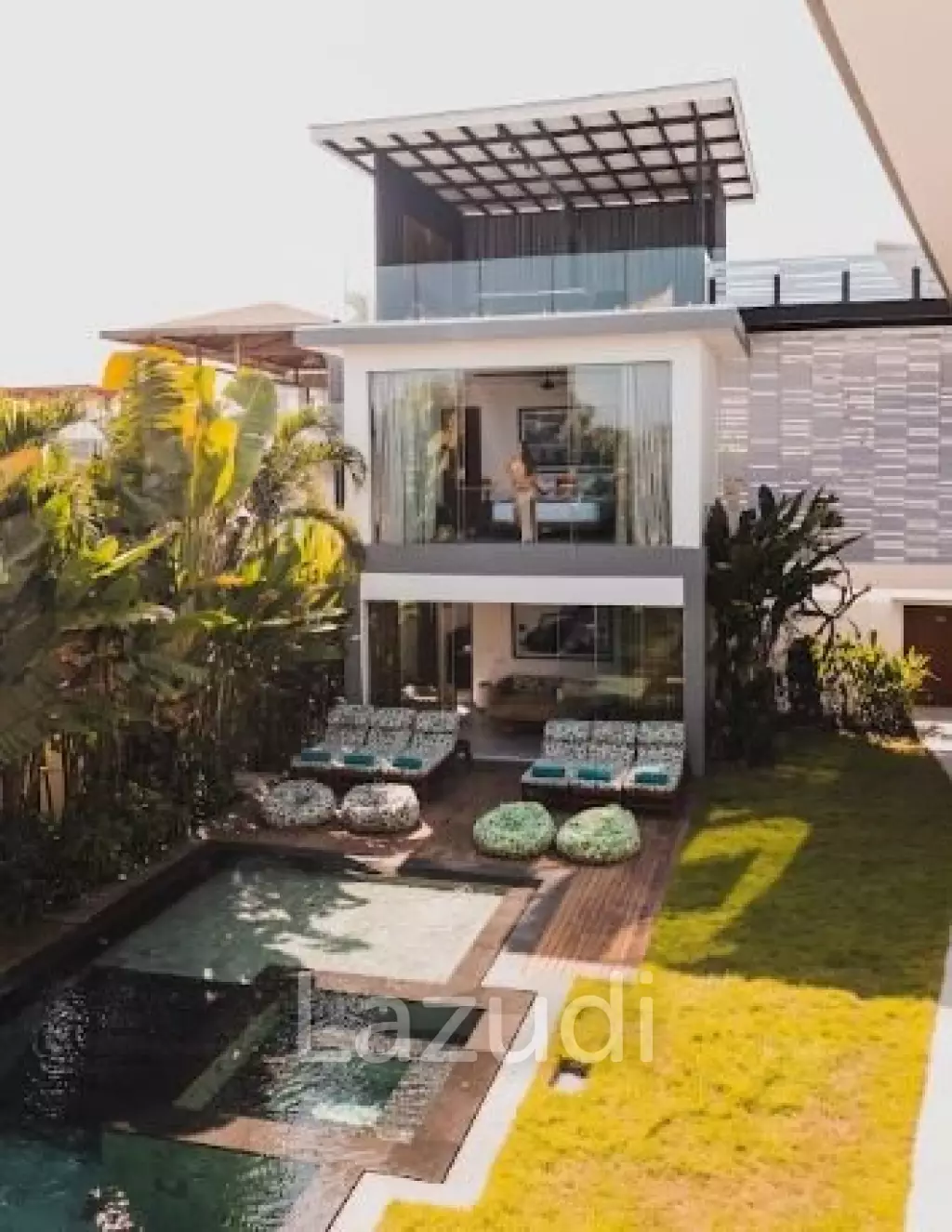 Luxury Villa for Sale Walking Distance to the Beach