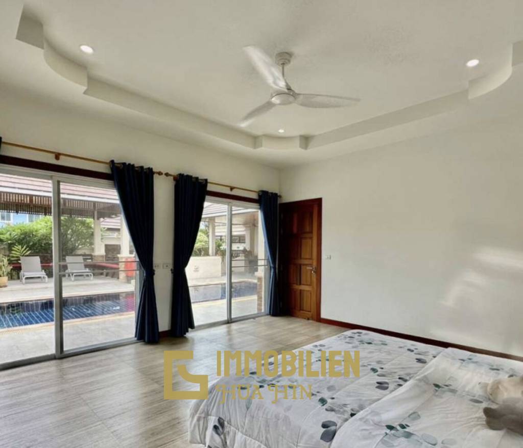 BREEZE HILL HUA HIN : 3 bed pool villa