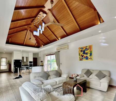 BREEZE HILL HUA HIN : 3 bed pool villa