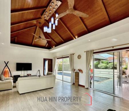 BREEZE HILL HUA HIN : 3 bed pool villa
