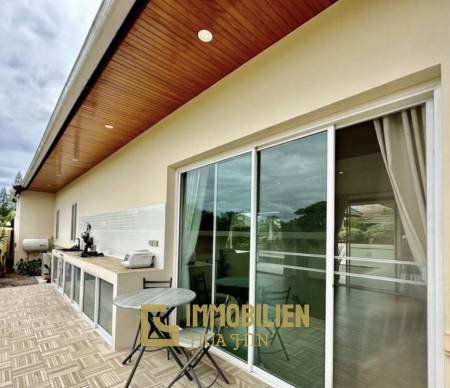 BREEZE HILL HUA HIN : 3 bed pool villa