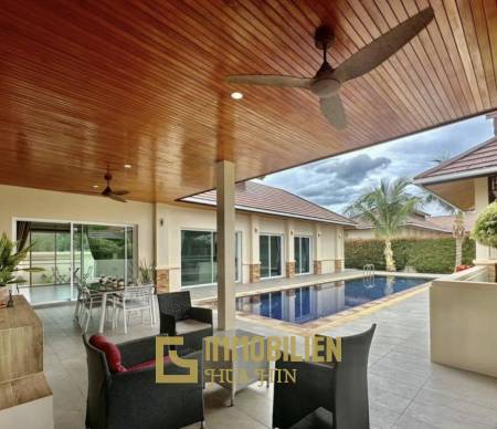 BREEZE HILL HUA HIN : 3 bed pool villa