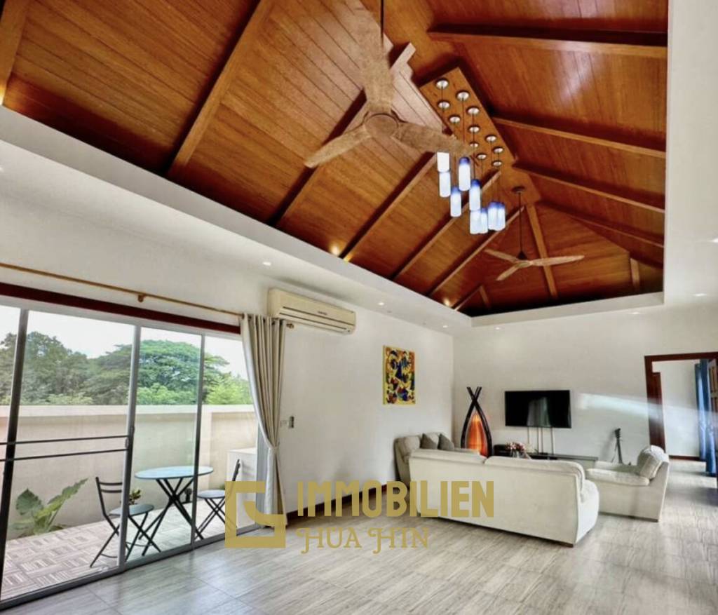 BREEZE HILL HUA HIN : 3 bed pool villa