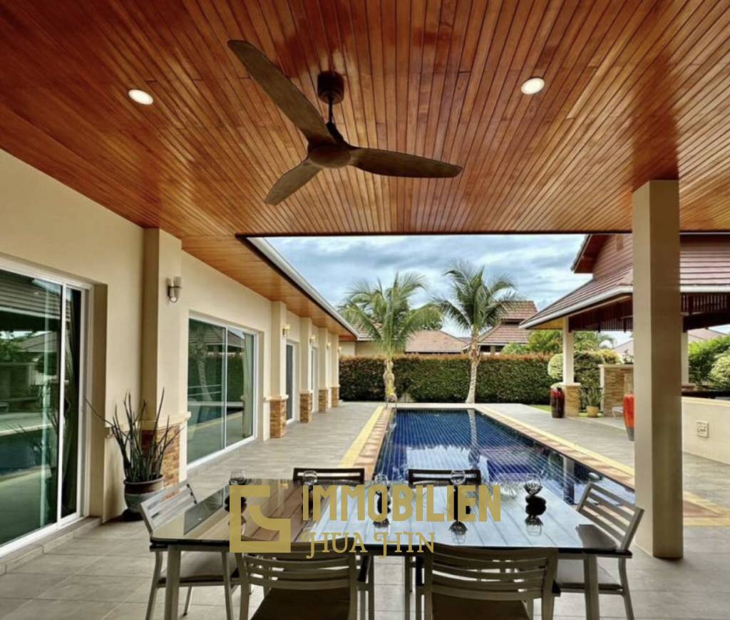 BREEZE HILL HUA HIN : 3 bed pool villa