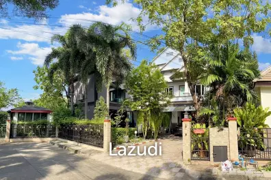 5 Bed 5 Bath 547 House in Phatthanakan 32
