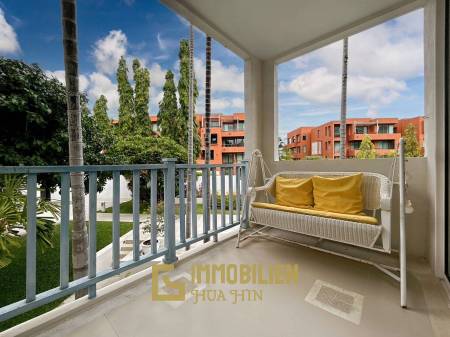 Chelona : 2 Bed Condo Pool View