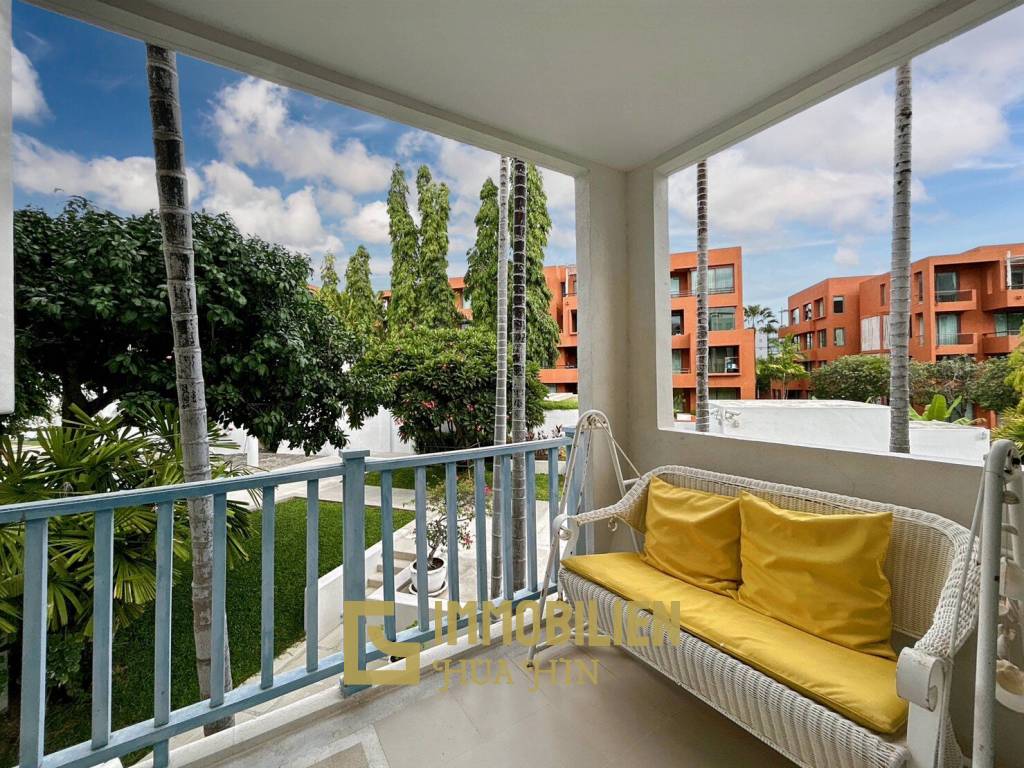 Chelona : 2 Bed Condo Pool View