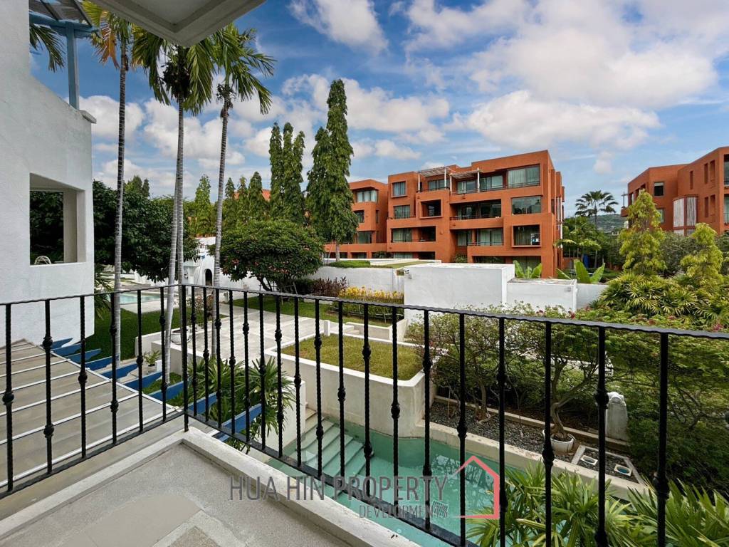 Chelona : 2 Bed Condo Pool View