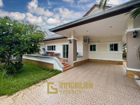 Emerald Green : 3 Bed 2 Bath Villa