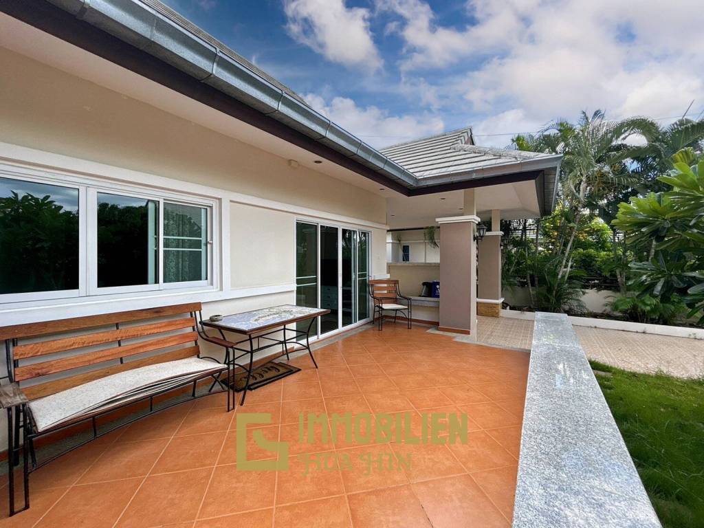 Emerald Green : 3 Bed 2 Bath Villa