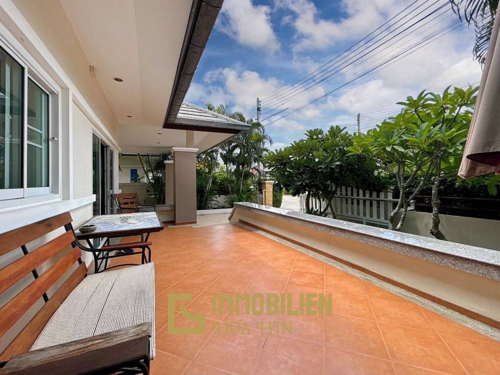 Emerald Green : 3 Bed 2 Bath Villa