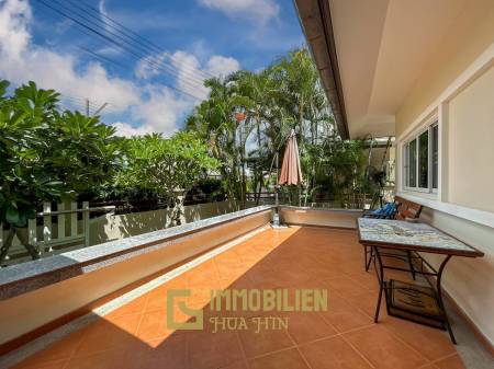 Emerald Green : 3 Bed 2 Bath Villa