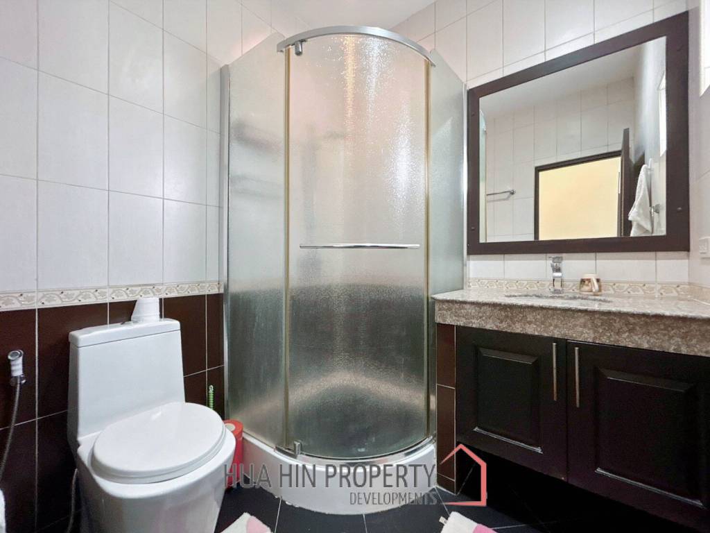 Emerald Green : 3 Bed 2 Bath Villa