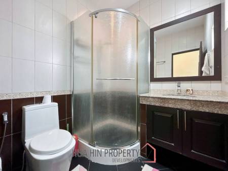 Emerald Green : 3 Bed 2 Bath Villa