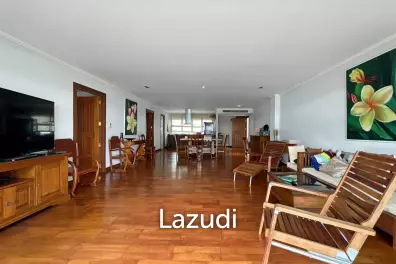The Beach Palace : 2 Bed Condo Beach Front