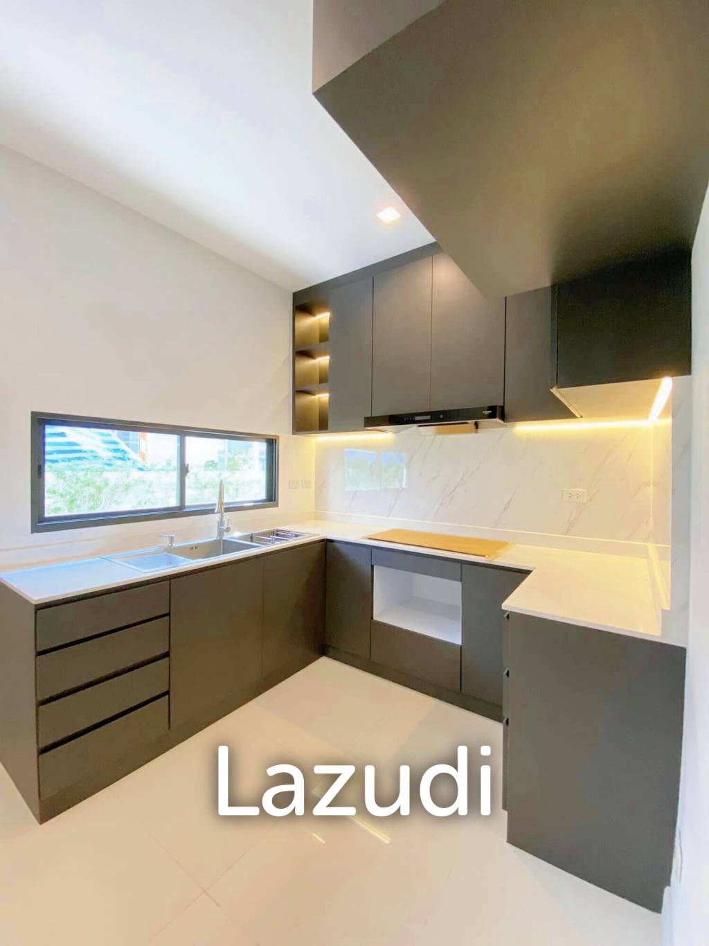 4 Bed 5 Bath81 SQ.M Bangkok Boulevard Donmueang