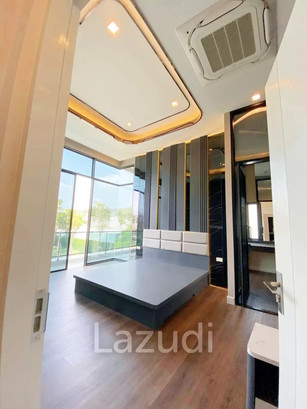 4 Bed 5 Bath81 SQ.M Bangkok Boulevard Donmueang