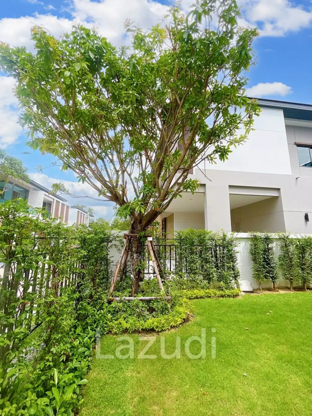 4 Bed 5 Bath81 SQ.M Bangkok Boulevard Donmueang
