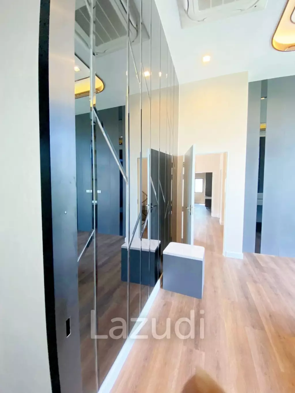 4 Bed 5 Bath81 SQ.M Bangkok Boulevard Donmueang